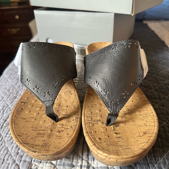 Brand new Vionic Black Leather Wedge Sandals - Picture 2 of 5